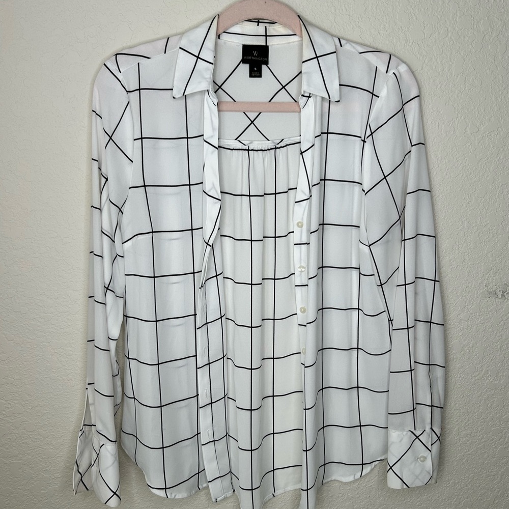 1 piece long sleeve shirt.